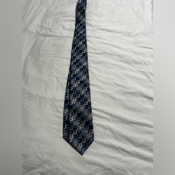 Men’s tie - Picture 2 of 3